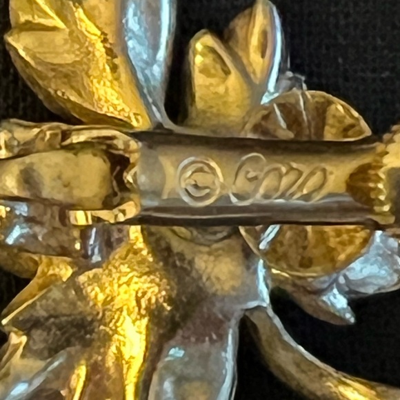 Vintage Coro Earrings - Picture 6 of 9